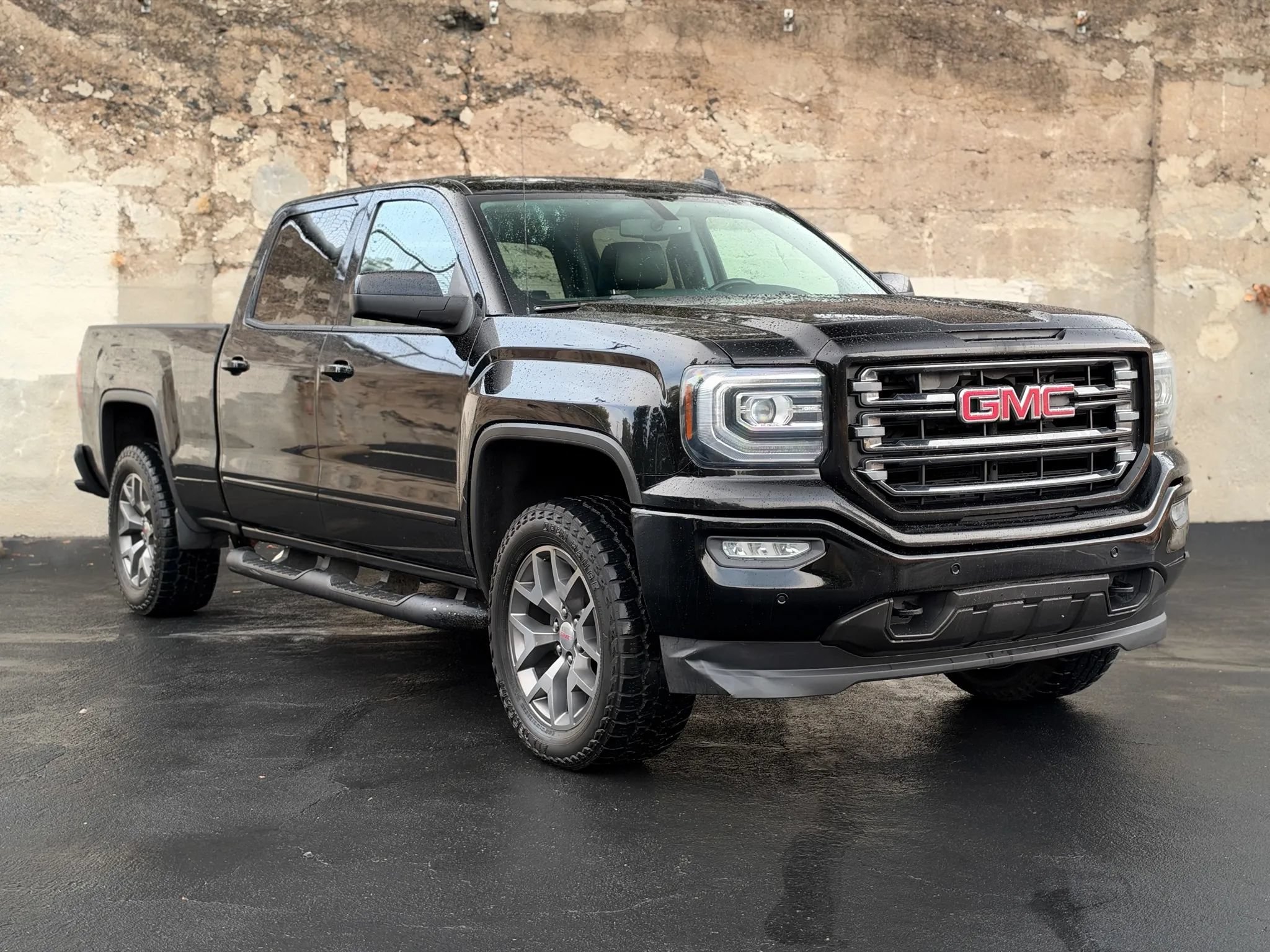Used 2017 GMC Sierra 1500 SLT AWD/4WD image 2