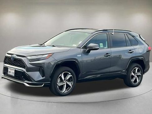 Used 2024 Toyota RAV4 SE w/ Weather & Moonroof Package AWD/4WD image 2