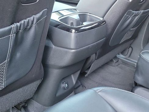 Used 2025 Kia Telluride S FWD image 18