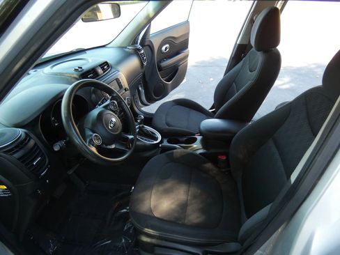 Used 2018 Kia Soul image 47