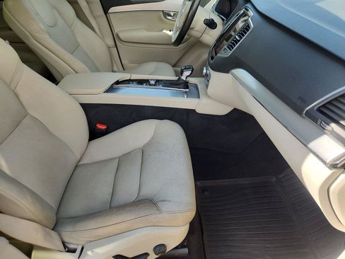 Used 2017 Volvo XC90 T6 Momentum w/ Vision Package AWD/4WD image 28
