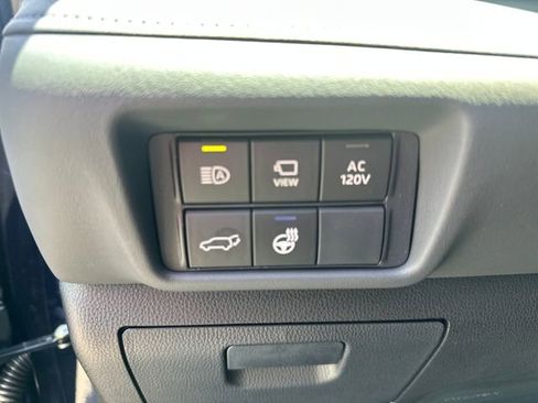New 2026 Toyota Highlander Limited AWD/4WD image 17