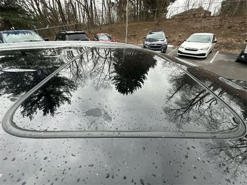 Used 2018 Buick Enclave Premium w/ Experience Buick Package image 6