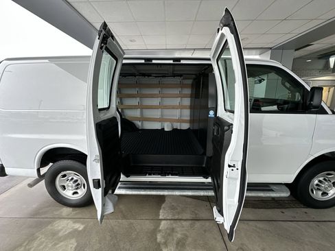 Used 2024 Chevrolet Express 2500 w/ Driver Convenience Package RWD image 28