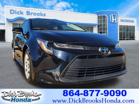 Used 2024 Toyota Corolla LE image 1
