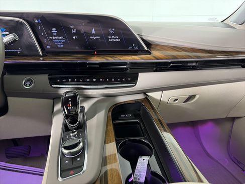 Used 2024 Cadillac Escalade Sport Platinum image 28