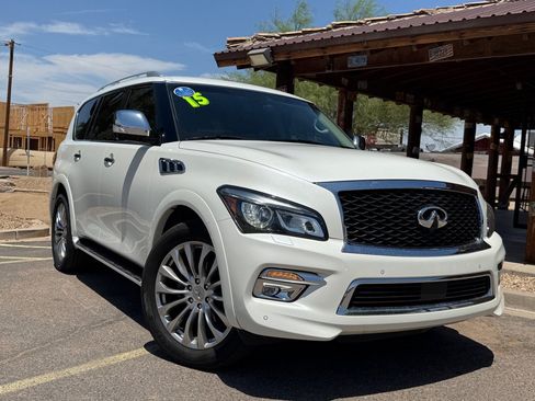 Used 2015 INFINITI QX80 4WD w/ Deluxe Technology Package image 2