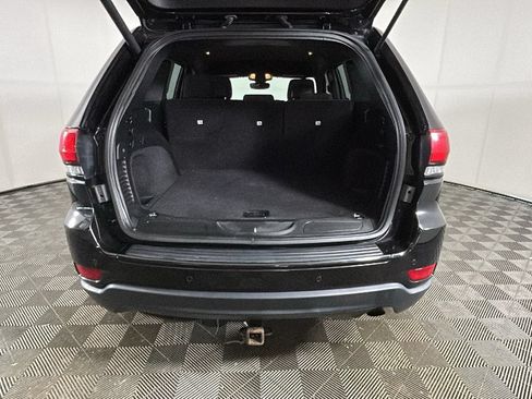 Used 2018 Jeep Grand Cherokee Laredo AWD/4WD image 29