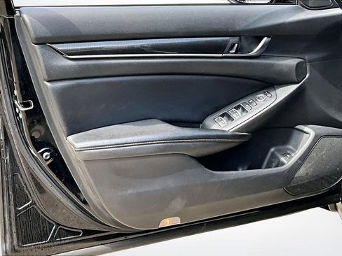 Used 2018 Honda Accord Sport image 18