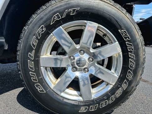 Used 2012 Jeep Wrangler Unlimited Sahara w/ Connectivity Group image 11