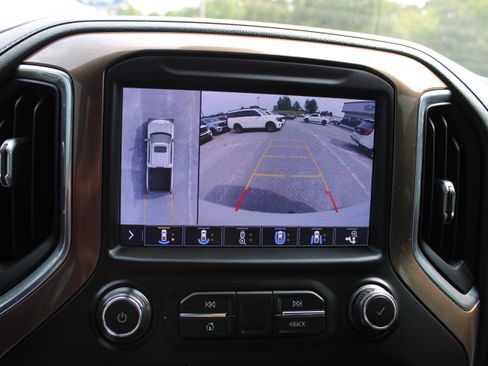 Used 2019 Chevrolet Silverado 1500 High Country w/ Technology Package AWD/4WD image 21