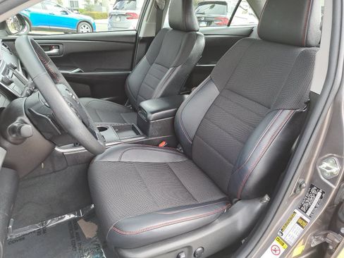 Used 2017 Toyota Camry SE FWD image 14