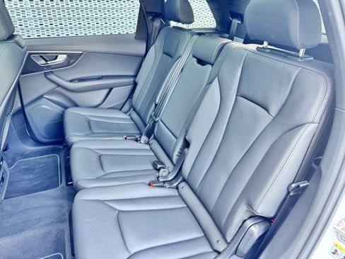 Used 2025 Audi Q7 2.0T Premium w/ Convenience Package image 11