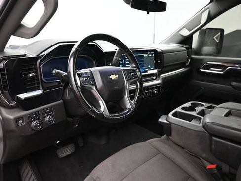 Used 2024 Chevrolet Silverado 2500 LT AWD/4WD image 11