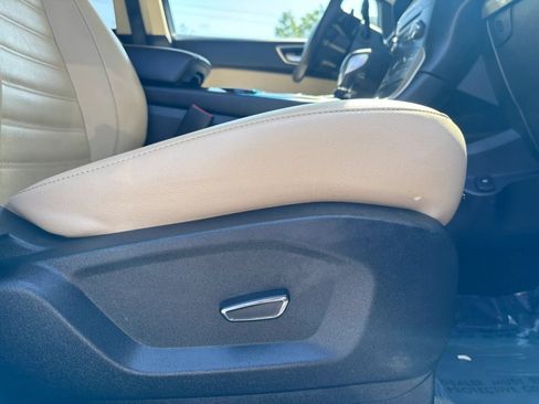 Used 2015 Ford Edge SEL w/ Equipment Group 201A AWD/4WD image 19