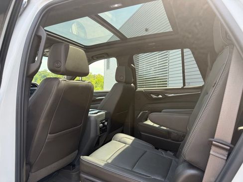 Used 2021 GMC Yukon Denali w/ Denali Premium Package AWD/4WD image 26