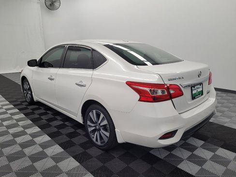 Used 2019 Nissan Sentra SV w/ Special Edition Package FWD image 5