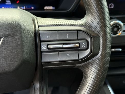 Used 2024 Chevrolet Colorado Trail Boss AWD/4WD image 18