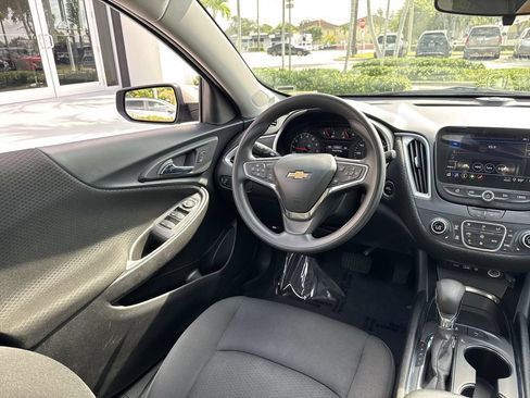 Used 2024 Chevrolet Malibu LT FWD image 21