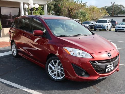 Used 2012 MAZDA MAZDA5 Touring w/ Moonroof & Audio Pkg image 3