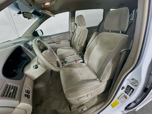 Used 2009 Toyota Sienna LE image 13