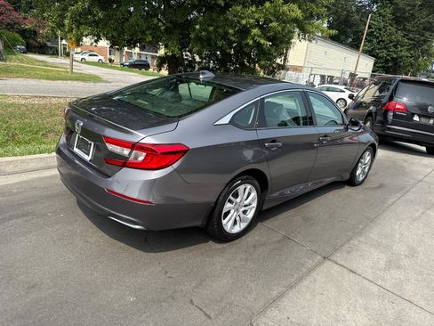Used 2018 Honda Accord LX image 4
