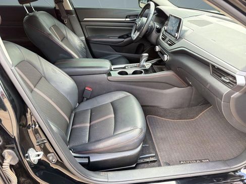 Used 2024 Nissan Altima 2.5 SR FWD image 27