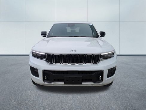 Used 2023 Jeep Grand Cherokee Overland image 8