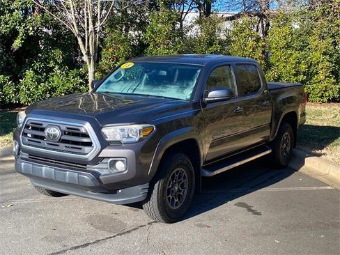 Used 2018 Toyota Tacoma SR5 image 3