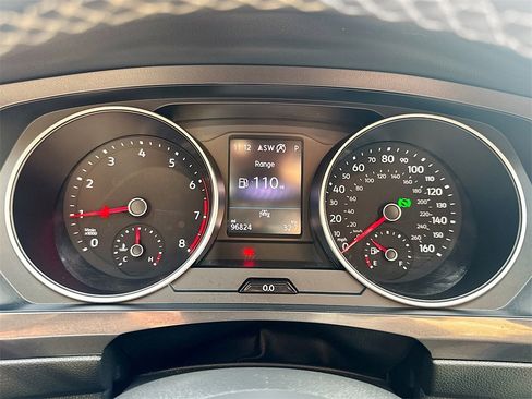 Used 2021 Volkswagen Tiguan SE image 13