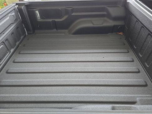 New 2025 Jeep Gladiator Sport image 11