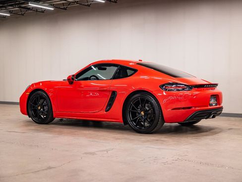 Used 2022 Porsche 718 Cayman RWD image 30