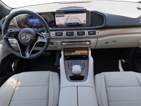 Certified 2025 Mercedes-Benz GLE 450 4MATIC image 22