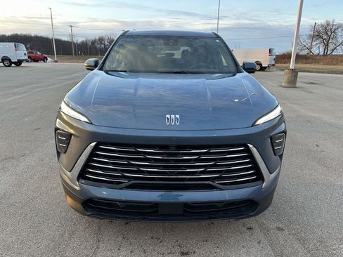 Used 2025 Buick Enclave Preferred image 12