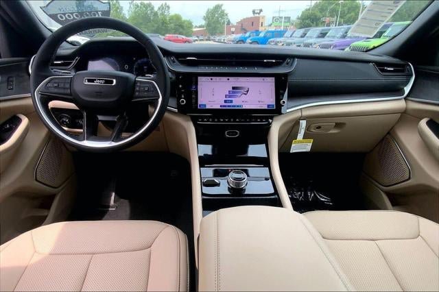 New 2026 Jeep Grand Cherokee Limited w/ Luxury Tech Group II AWD/4WD image 41