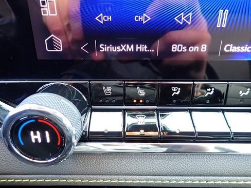 Used 2025 Chevrolet Colorado ZR2 w/ Technology Package image 25