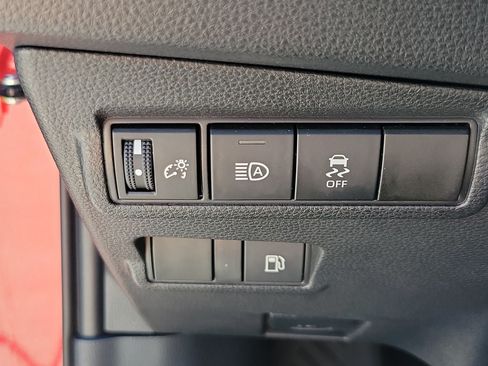 Used 2025 Toyota Corolla Cross AWD Hybrid image 30