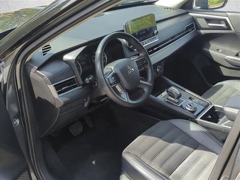Used 2024 Mitsubishi Outlander SE FWD image 11