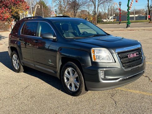Used 2017 GMC Terrain SLE image 4