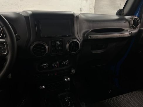 Used 2012 Jeep Wrangler Unlimited Sport AWD/4WD image 19