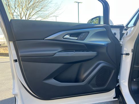 New 2026 Chevrolet Equinox EV LT image 15