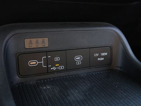 Used 2025 Hyundai Kona SEL image 28