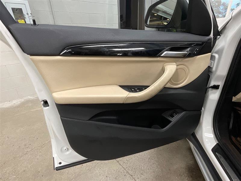 Used 2018 BMW X1 sDrive28i FWD image 9