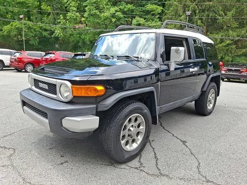 Used 2013 Toyota FJ Cruiser 4WD w/ Upgrade Pkg image 6