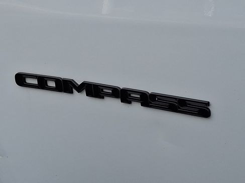 Used 2022 Jeep Compass High Altitude AWD/4WD image 30