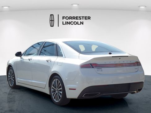 Used 2017 Lincoln MKZ Premiere FWD image 5