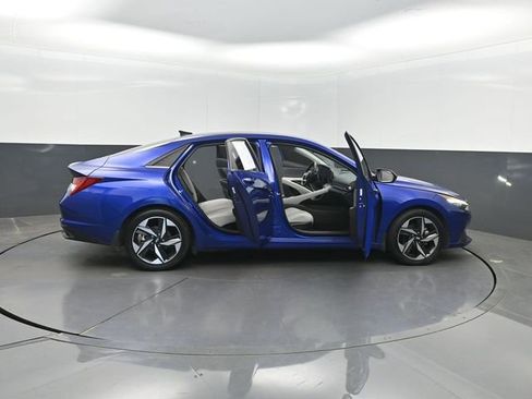 Used 2023 Hyundai Elantra Limited FWD image 36