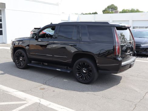 Used 2017 Cadillac Escalade Premium Luxury RWD image 19