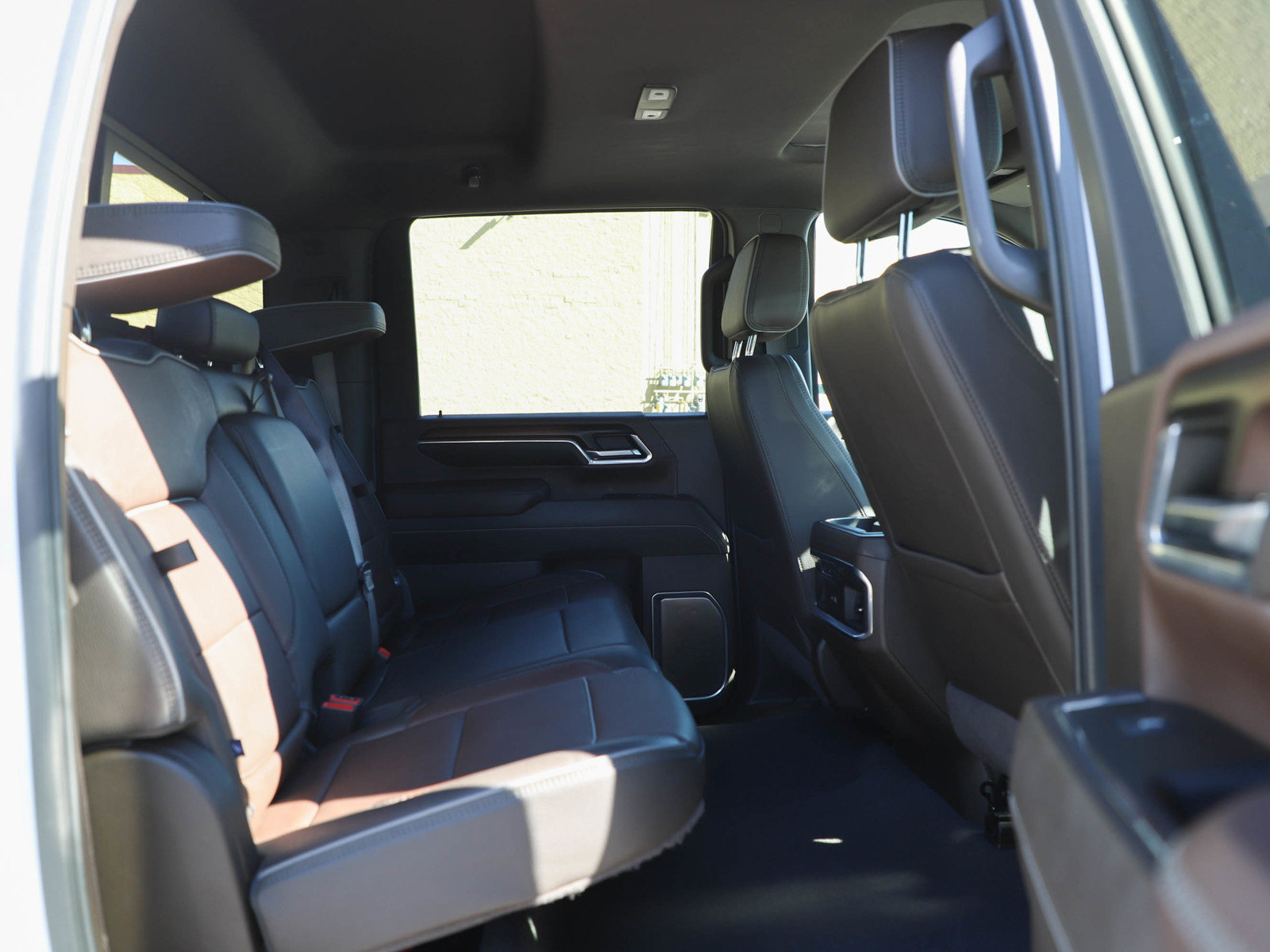 Used 2024 GMC Sierra 2500 Denali w/ Denali Reserve Package AWD/4WD image 12