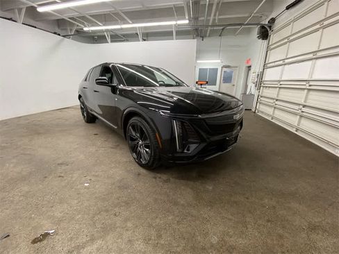 Used 2024 Cadillac Lyriq Sport w/ Nappa Leather Package image 8